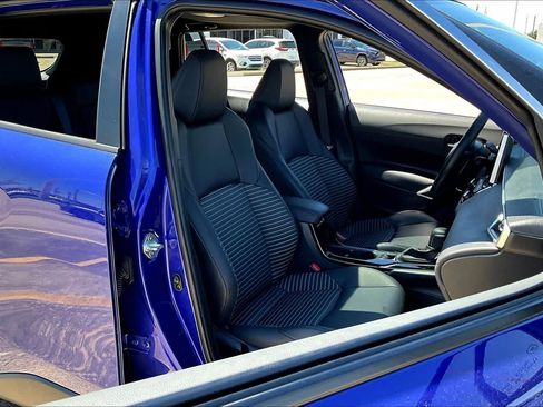 Used 2024 Toyota Corolla Cross XSE w/ Convenience Package image 9