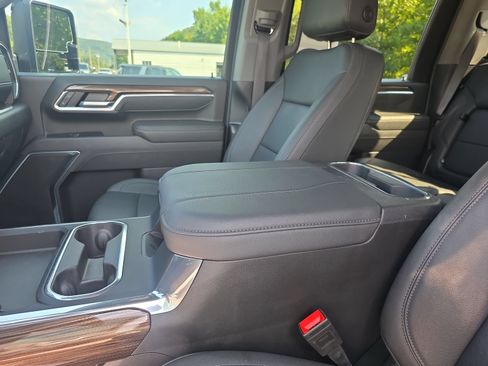 Used 2025 Chevrolet Silverado 2500 LT w/ Trail Boss Package AWD/4WD image 22