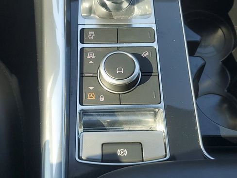 Used 2019 Land Rover Range Rover Sport HST image 37