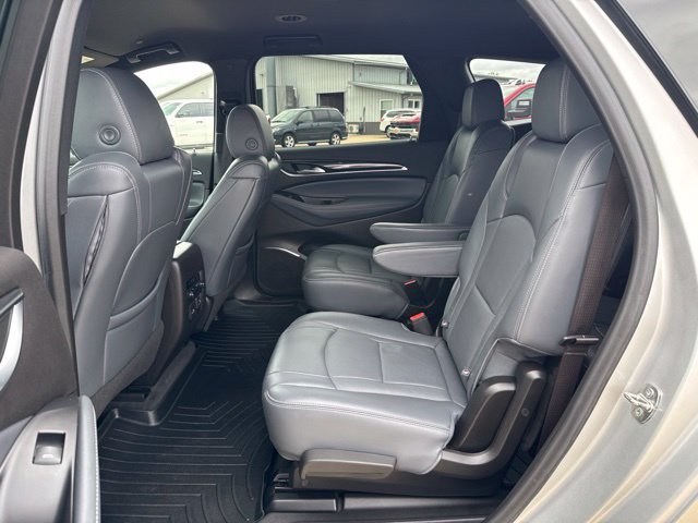 Used 2022 Buick Enclave Essence w/ Sport Touring Edition FWD image 22