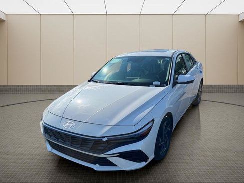 New 2026 Hyundai Elantra Limited FWD image 2