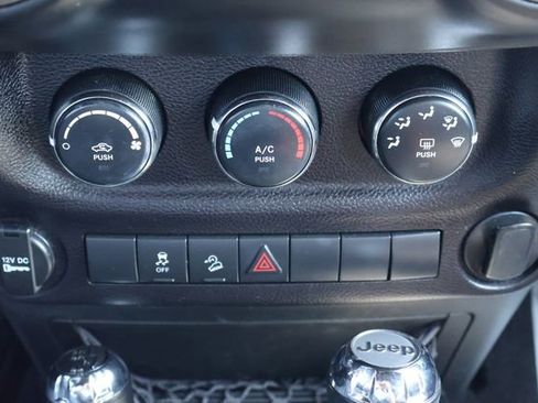 Used 2016 Jeep Wrangler Unlimited Sport w/ Connectivity Group AWD/4WD image 13