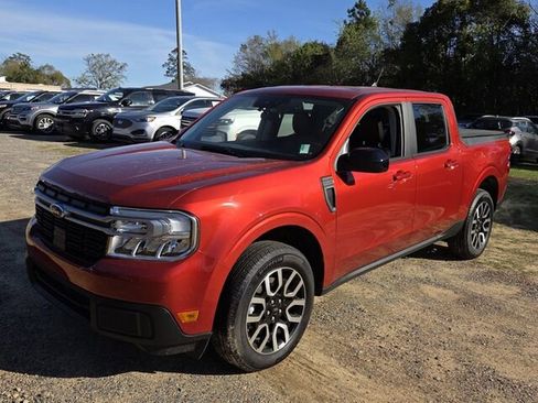 Used 2024 Ford Maverick Lariat image 4