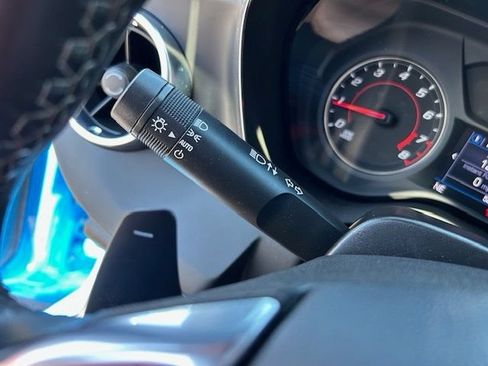 Used 2022 Chevrolet Camaro LT RWD image 22