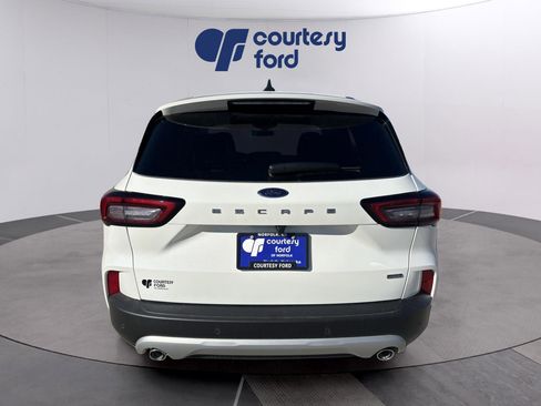 Used 2024 Ford Escape SE image 25