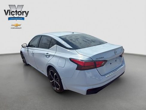 Used 2023 Nissan Altima 2.5 SR w/ SR Premium Package FWD image 5