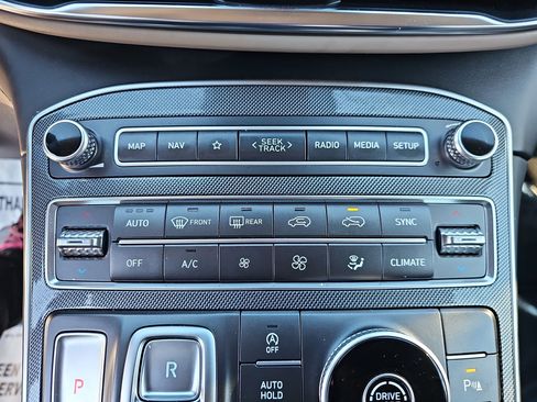 Used 2023 Hyundai Santa Fe Limited image 22