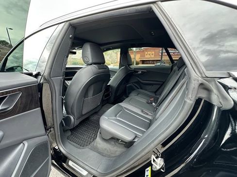 Used 2021 Audi Q8 Premium Plus w/ Premium Plus Package AWD/4WD image 18