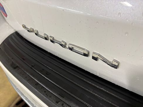 Used 2023 GMC Yukon XL Denali w/ Denali Reserve Package AWD/4WD image 30