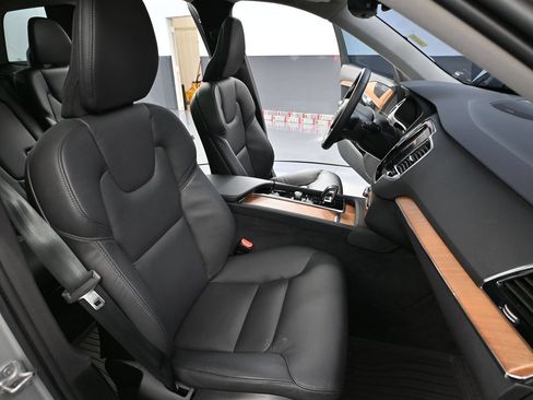 Used 2024 Volvo XC90 B5 Plus AWD/4WD image 54