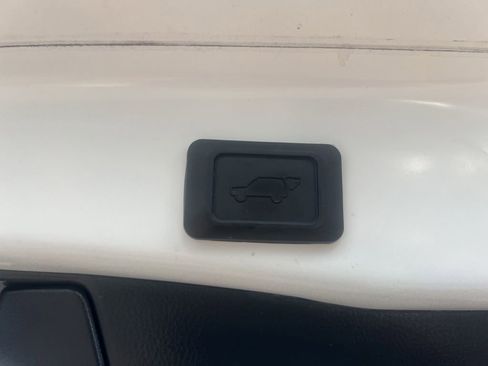 Used 2023 Toyota RAV4 XLE w/ Convenience Package AWD/4WD image 14