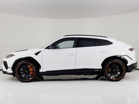 Used 2024 Lamborghini Urus S image 6