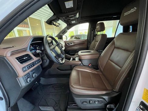 Used 2023 Chevrolet Tahoe High Country w/ Premium Package 2 AWD/4WD image 14