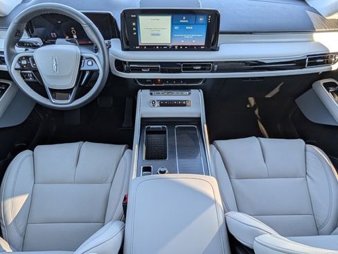 New 2026 Lincoln Aviator Reserve w/ Luxury Package image 5
