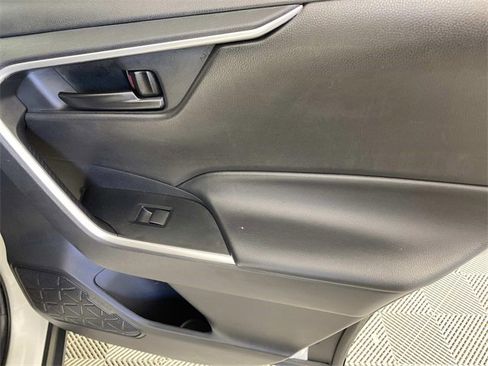 Used 2022 Toyota RAV4 LE image 24