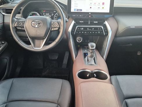 Used 2023 Toyota Venza XLE AWD/4WD image 14