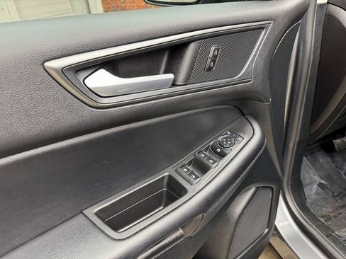 Certified 2023 Ford Edge SE w/ Black Appearance Package image 11