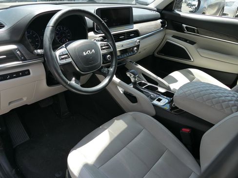 Used 2022 Kia Telluride EX FWD image 11