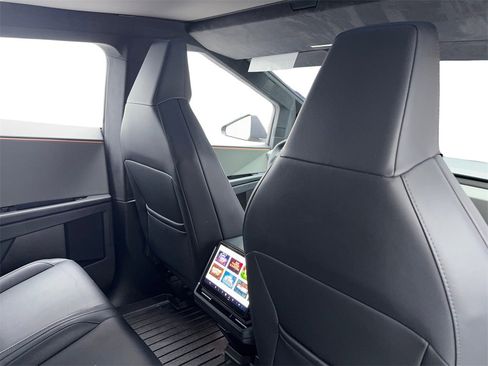 Used 2024 Tesla Cybertruck AWD Crew Cab image 42