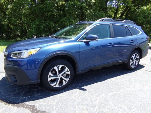 Used 2022 Subaru Outback Limited AWD/4WD image 1
