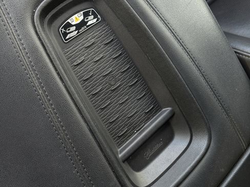 Used 2017 Cadillac Escalade Premium Luxury image 22