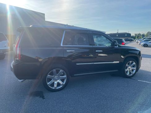Used 2016 Cadillac Escalade Premium AWD/4WD image 34