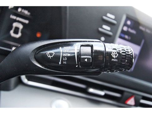Used 2023 Hyundai Elantra SEL FWD image 20