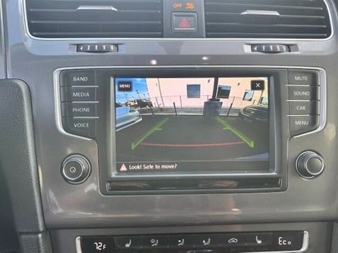 Used 2016 Volkswagen e-Golf SE w/ DC Fast Charging Package image 19