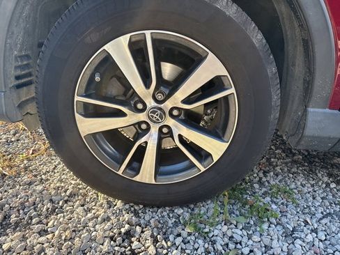 Used 2018 Toyota RAV4 XLE w/ All Weather Liner Package image 7