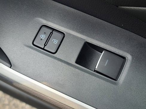 Used 2023 Toyota RAV4 SE image 21