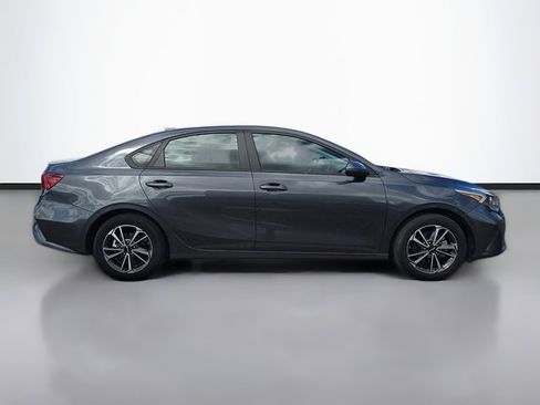 Used 2023 Kia Forte LXS w/ LXS Technology Package image 3