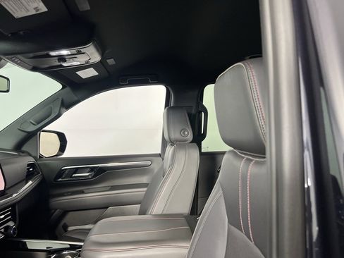 Used 2025 Chevrolet Suburban RST image 23