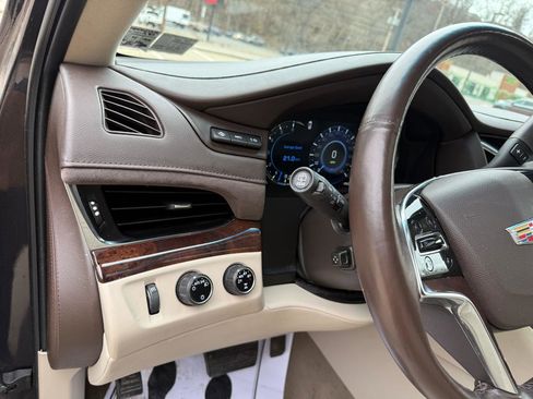 Used 2016 Cadillac Escalade Luxury image 15