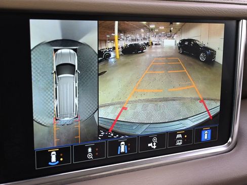 Used 2022 GMC Yukon XL Denali image 31