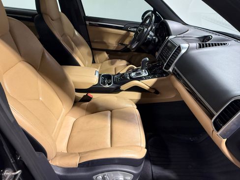 Used 2016 Porsche Cayenne S AWD/4WD image 31