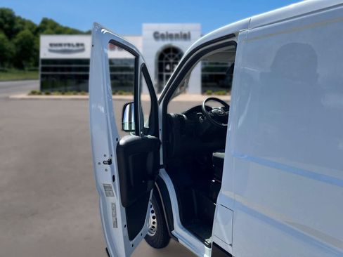 Used 2025 RAM ProMaster 2500 w/ U-Haul Equipment Group FWD image 11