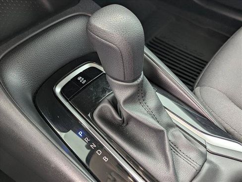 Used 2025 Toyota Corolla LE FWD image 12