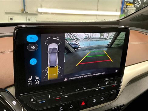 Used 2023 Volkswagen ID.4 Pro image 23