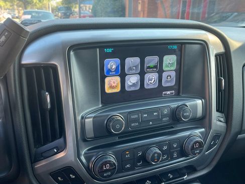 Used 2017 Chevrolet Silverado 2500 LT AWD/4WD image 15