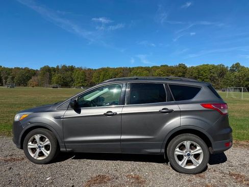 Used 2014 Ford Escape SE w/ Equipment Group 201A image 2