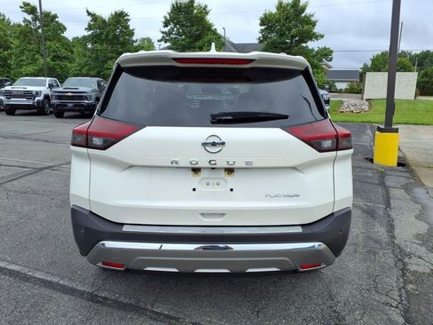 Used 2021 Nissan Rogue Platinum image 4