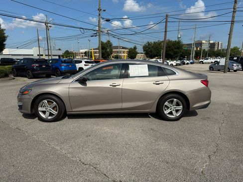 Used 2023 Chevrolet Malibu LT w/ Driver Confidence Package FWD image 5