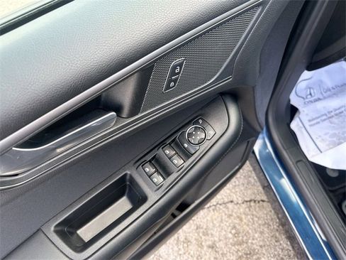 Used 2017 Ford Edge SE image 20