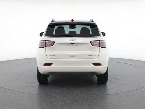 Used 2025 Jeep Compass Limited AWD/4WD image 7