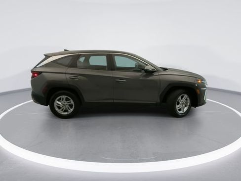 Used 2026 Hyundai Tucson SE FWD image 5