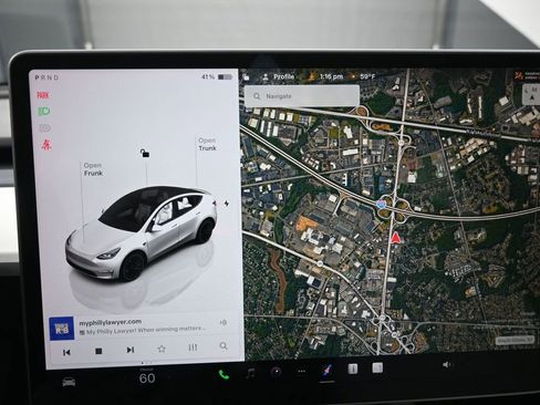 Used 2022 Tesla Model Y Performance AWD/4WD image 11