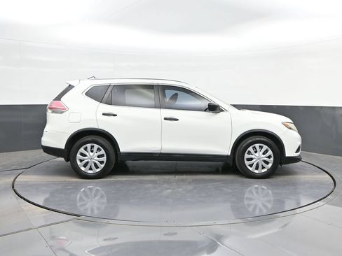 Used 2016 Nissan Rogue S w/ S Family Package FWD image 23