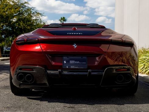 Used 2025 Ferrari Roma Spider image 11