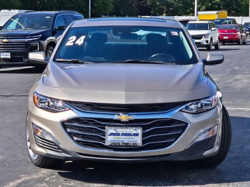 Used 2024 Chevrolet Malibu LT image 3