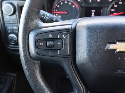 Used 2024 Chevrolet Silverado 2500 Custom w/ Custom Value Package image 6